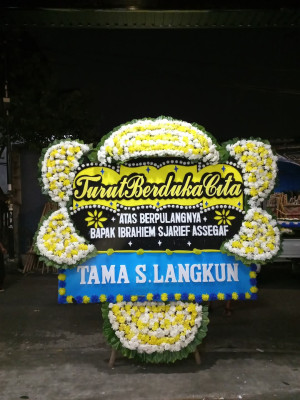 Papan Bunga Duka di Ende