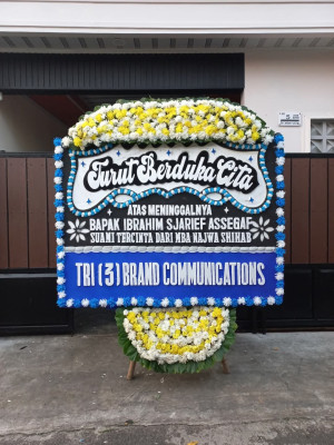 Papan Bunga Duka di Ende